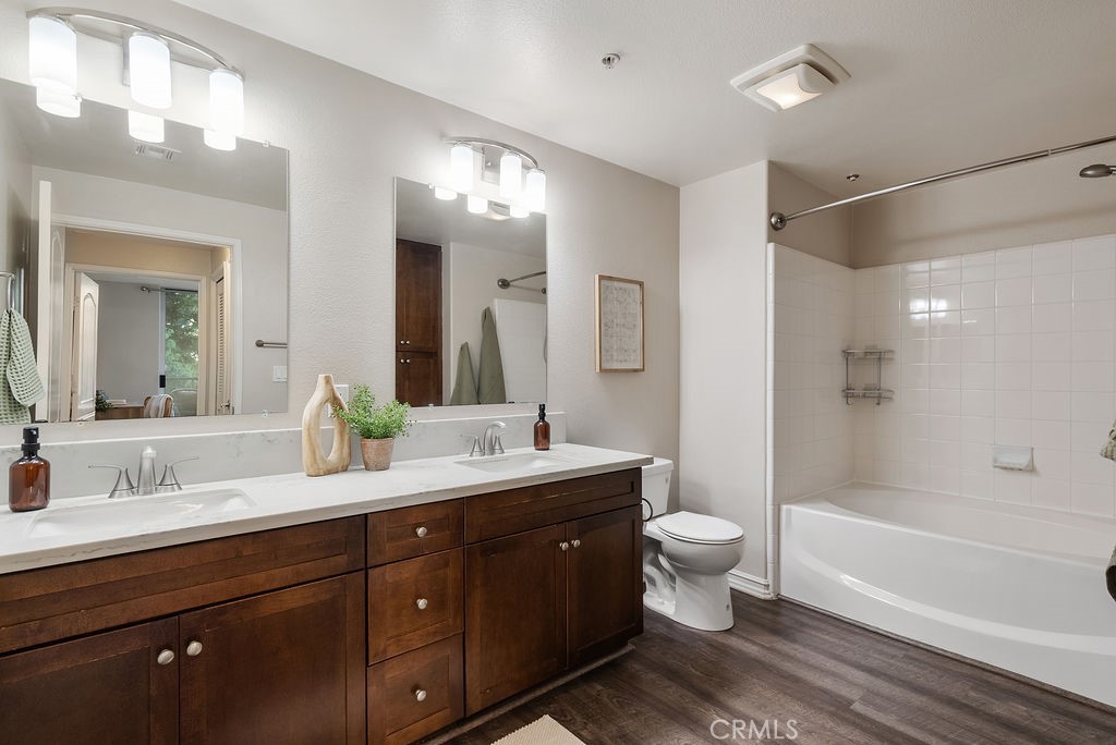 MLS #WS25268692 image #13