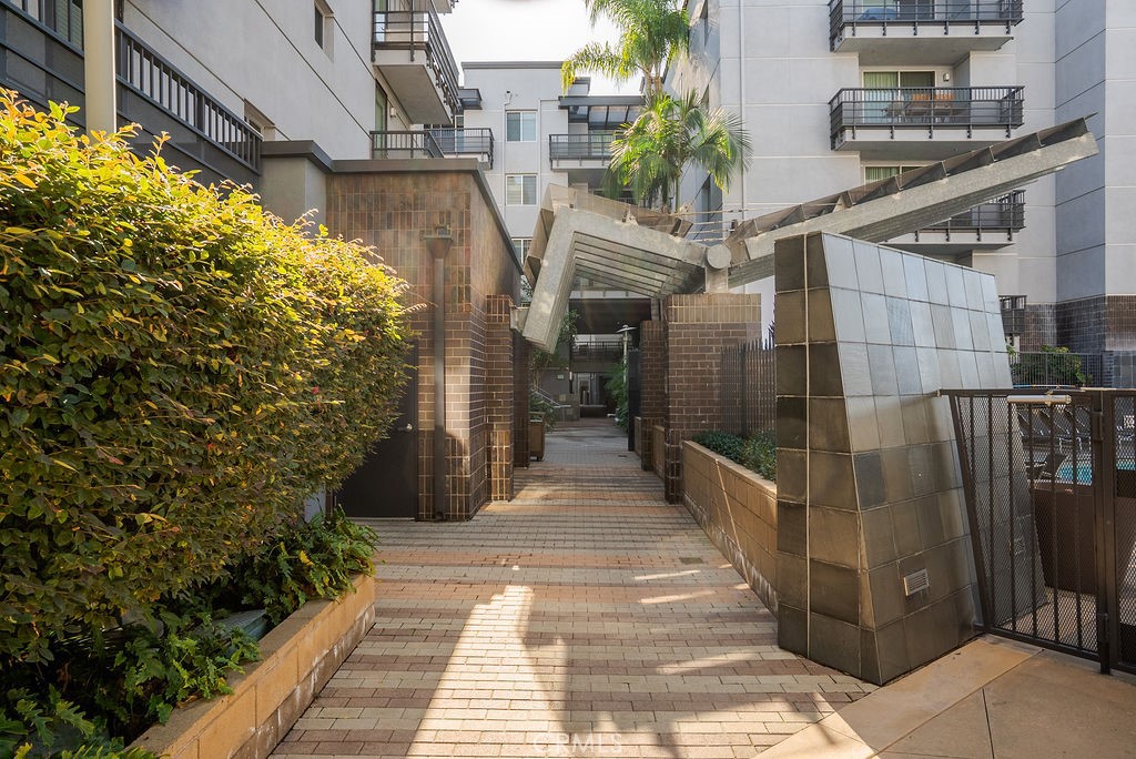 MLS #WS25268692 image #23