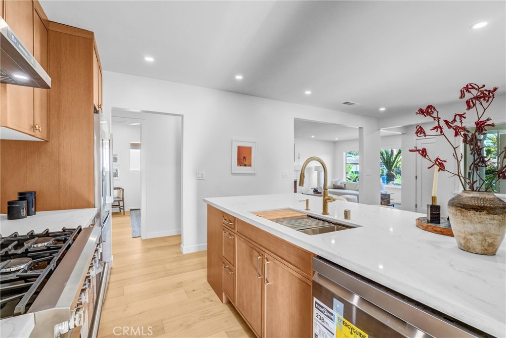 MLS #WS25269028 image #6