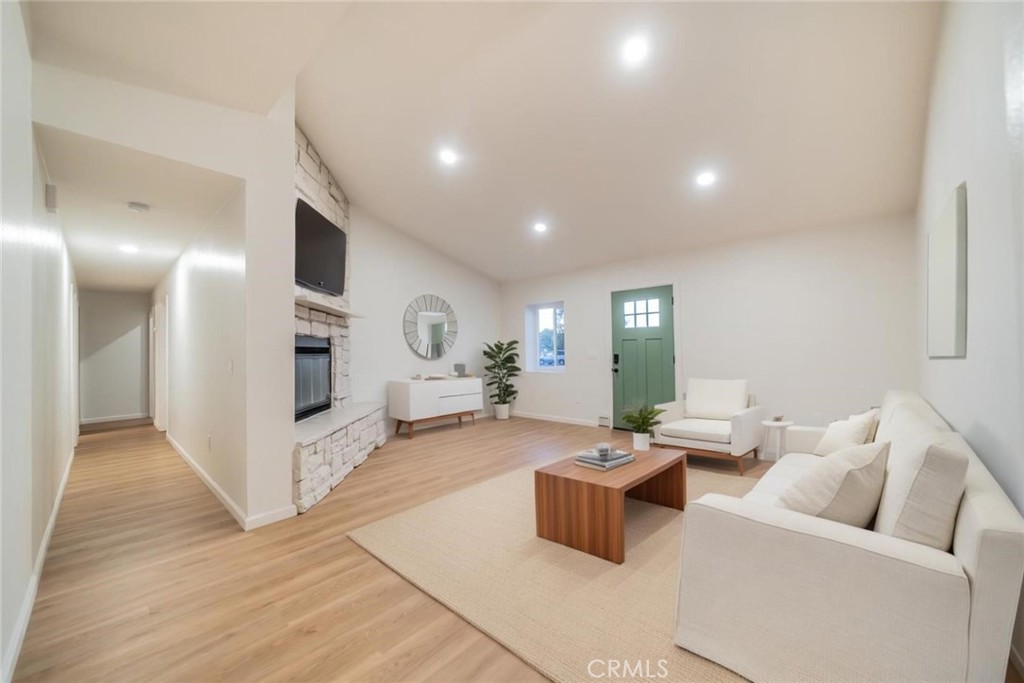 MLS #WS25269233 image #4