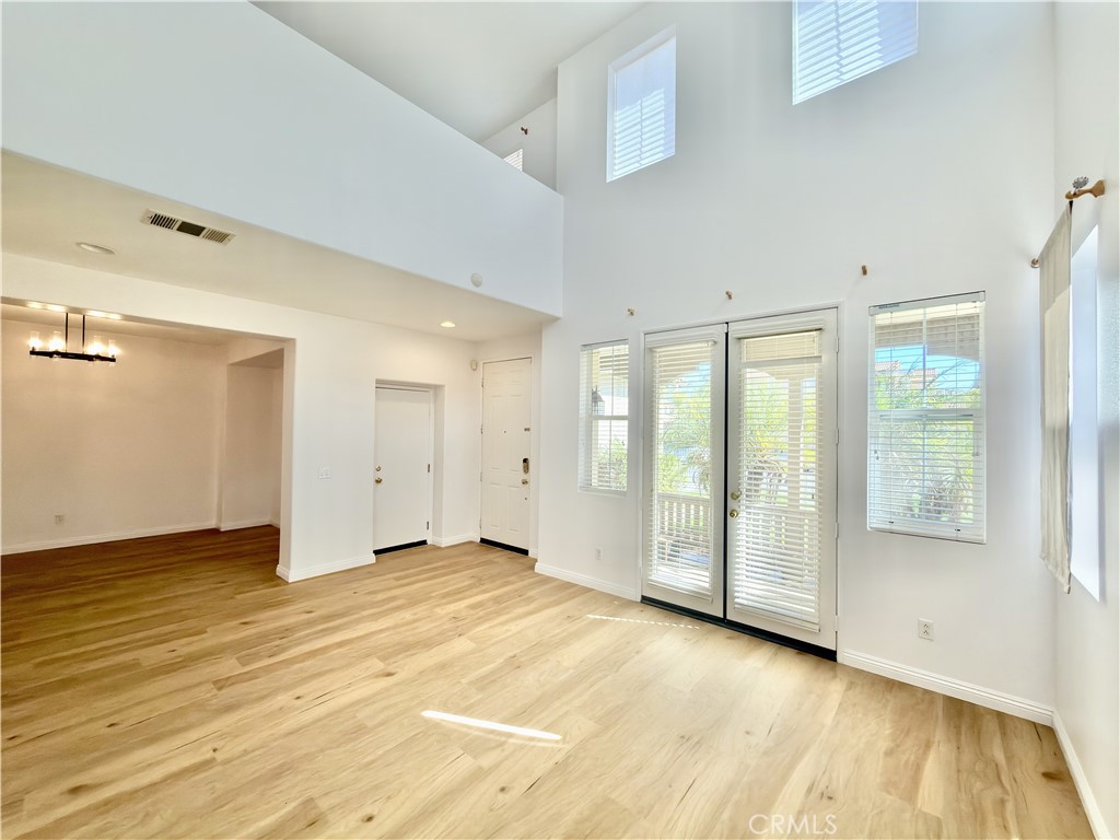 MLS #WS25269362 image #4