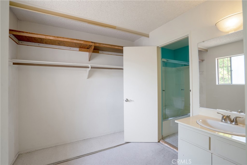 MLS #WS25269395 image #17