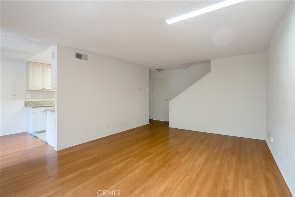 MLS #WS25269395 image #3