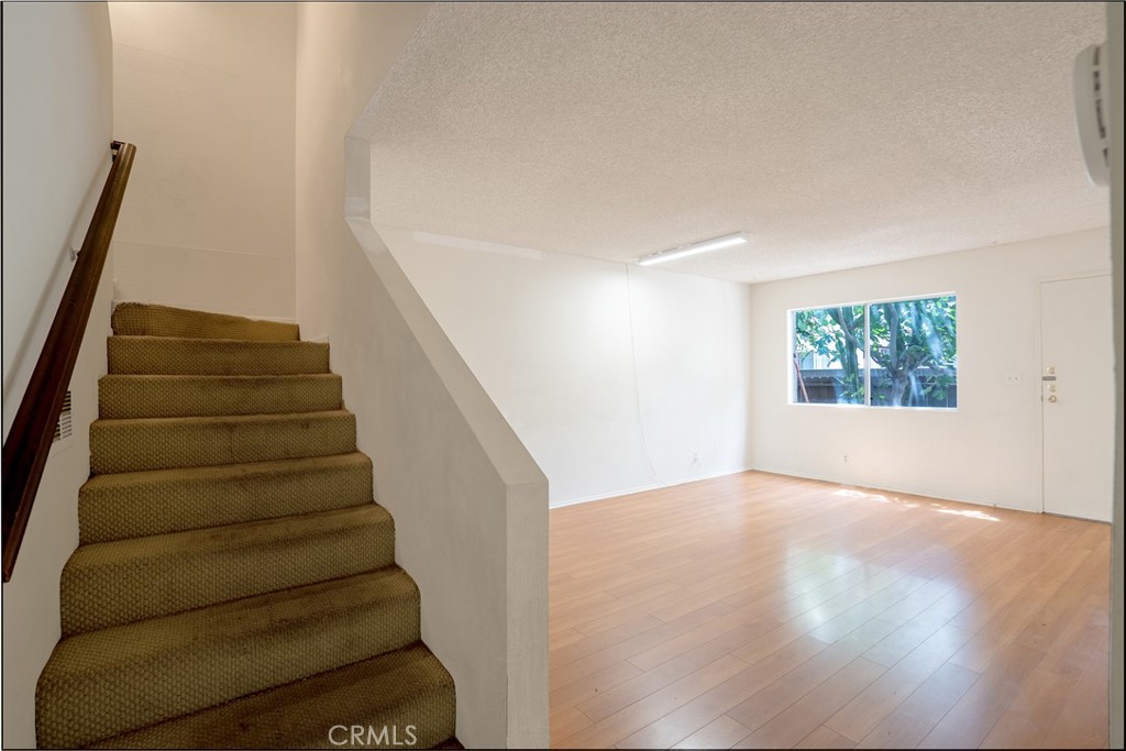 MLS #WS25269395 image #9