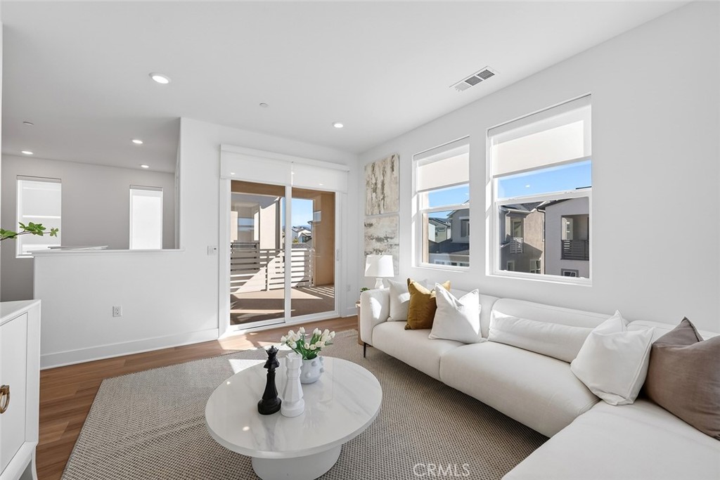 MLS #WS25269422 image #12