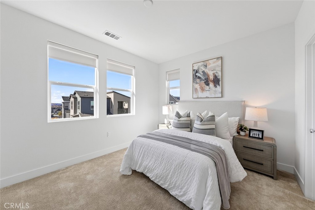 MLS #WS25269422 image #17