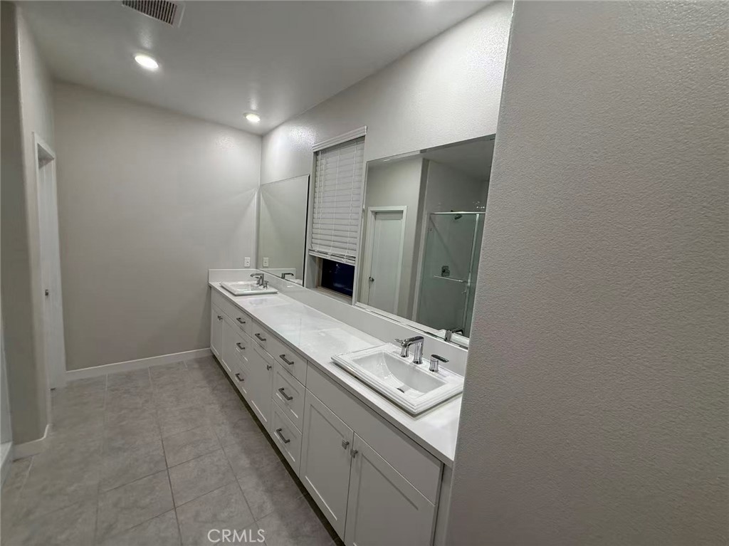 MLS #WS25269441 image #11