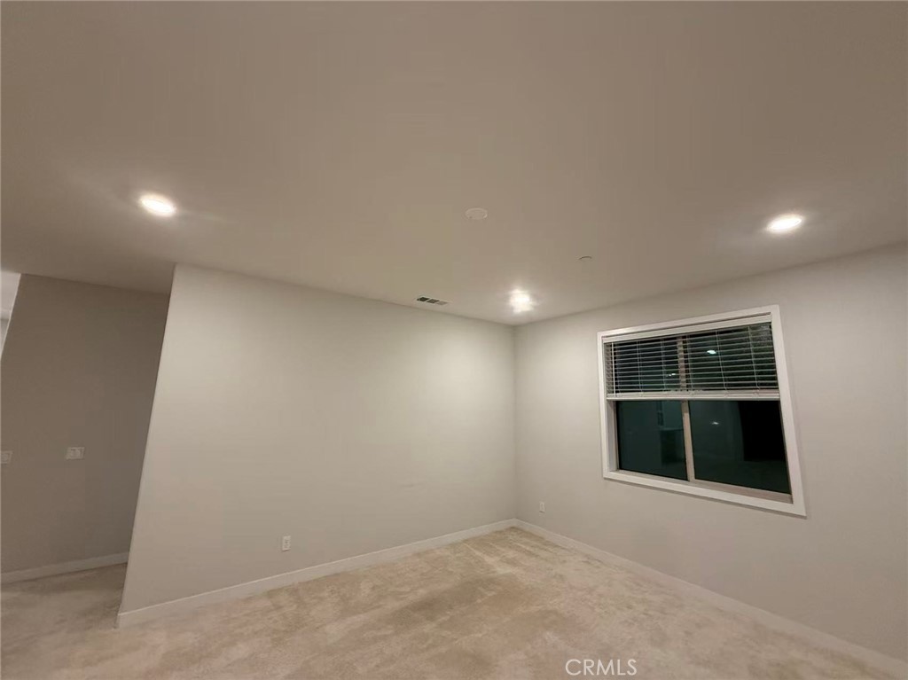 MLS #WS25269441 image #16