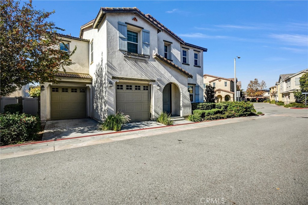 MLS #WS25269613 image #1