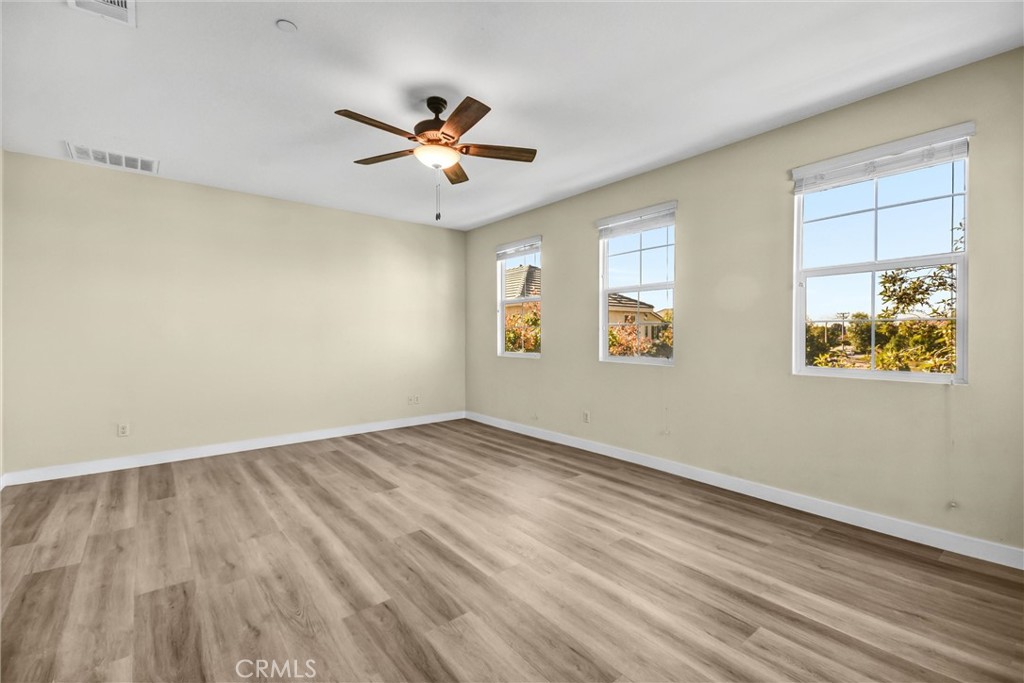 MLS #WS25269613 image #11