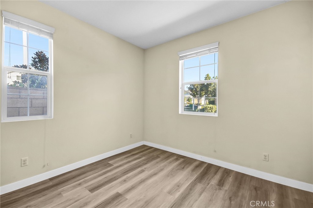 MLS #WS25269613 image #8