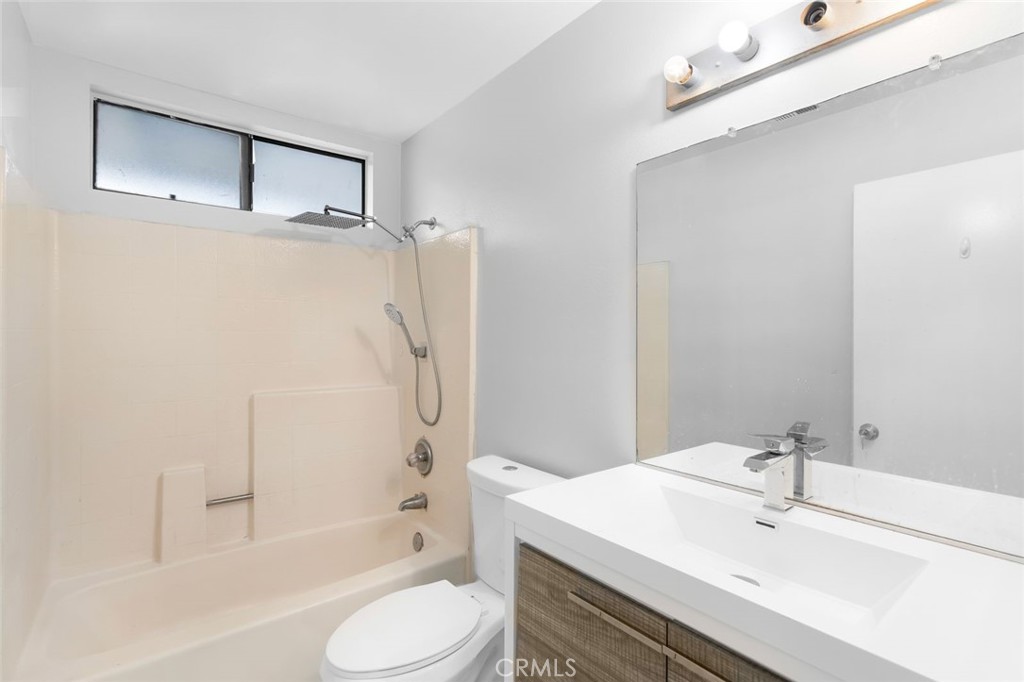 MLS #WS25269862 image #15