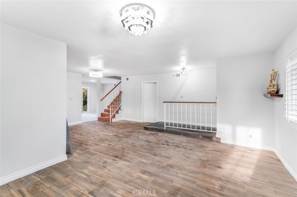 MLS #WS25269862 image #5