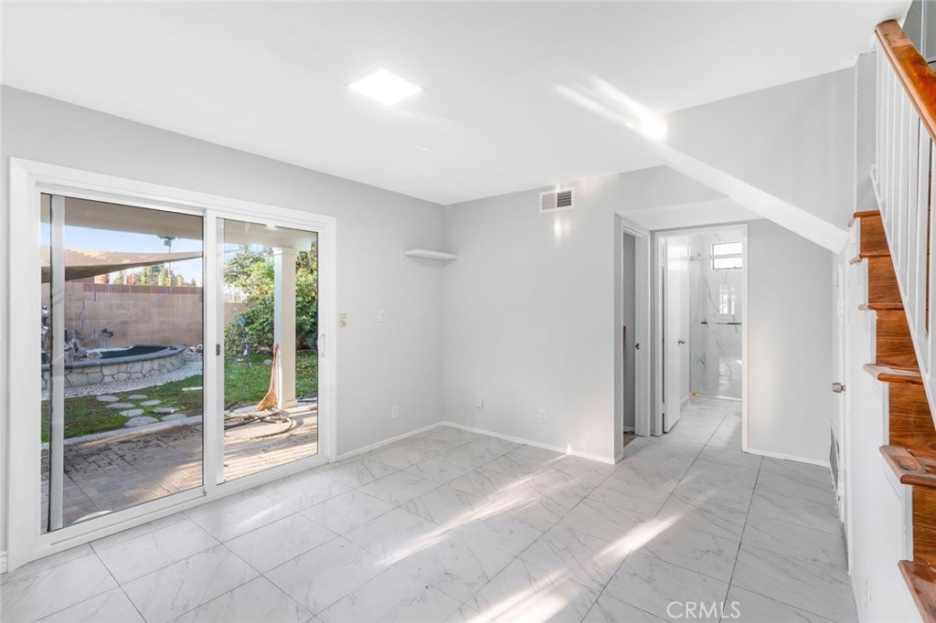 MLS #WS25269862 image #8