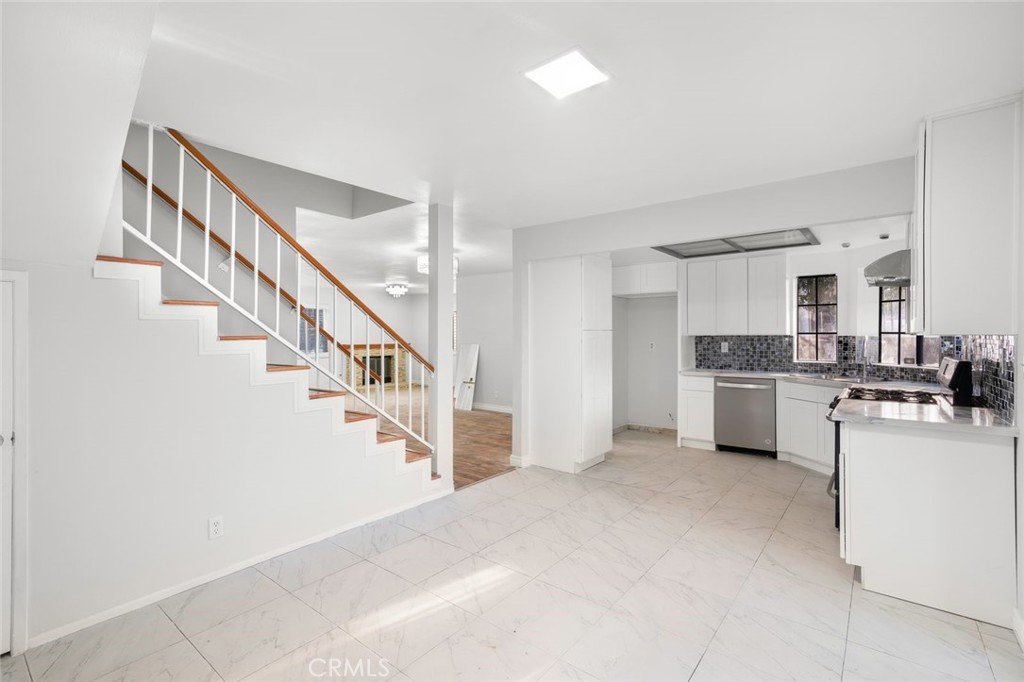 MLS #WS25269862 image #9