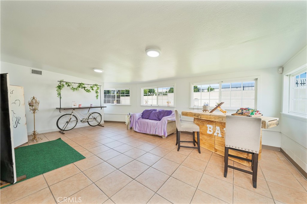 MLS #WS25269897 image #11