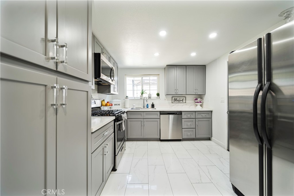 MLS #WS25269897 image #9