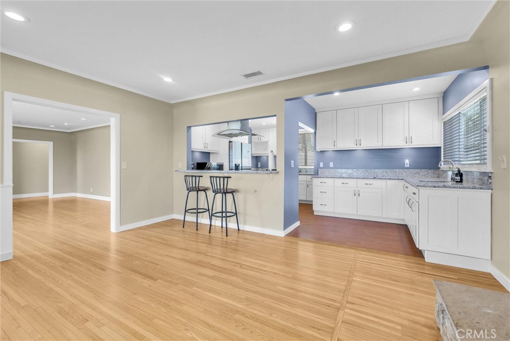 MLS #WS25269979 image #8