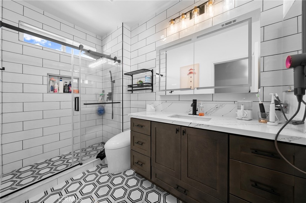 MLS #WS25270014 image #10