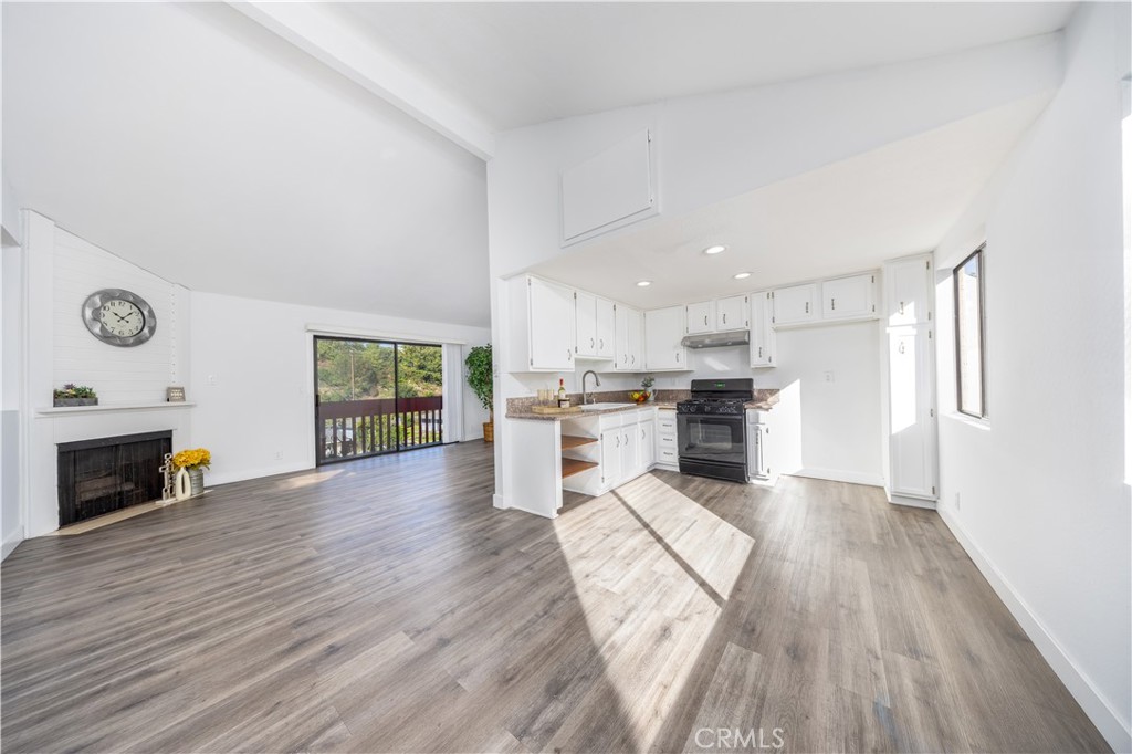 MLS #WS25270033 image #8