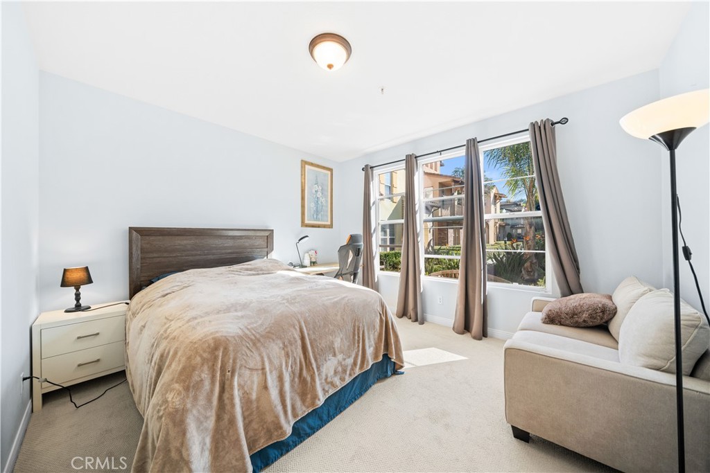 MLS #WS25270301 image #6