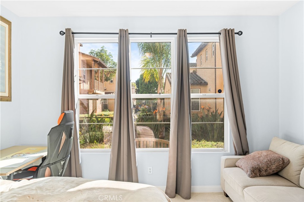 MLS #WS25270301 image #7