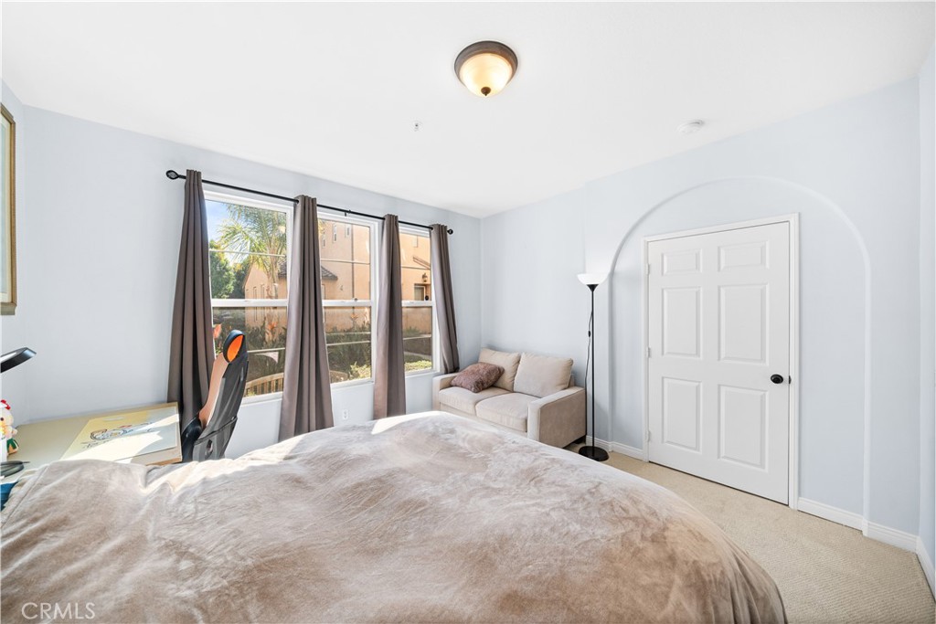 MLS #WS25270301 image #8