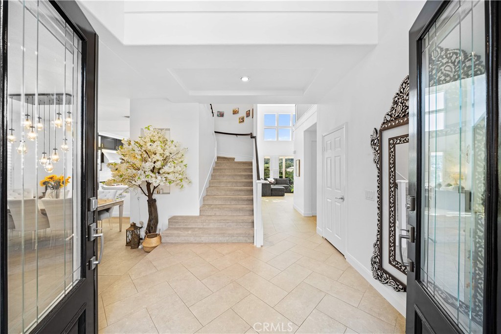 MLS #WS25270414 image #1