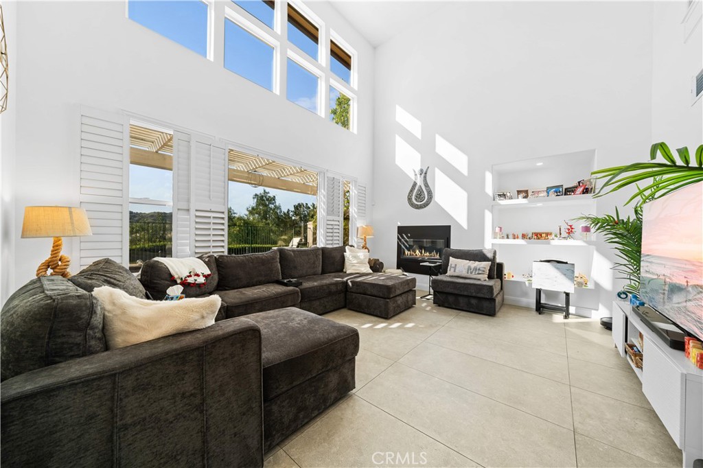 MLS #WS25270414 image #12