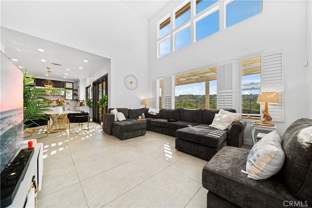 MLS #WS25270414 image #14