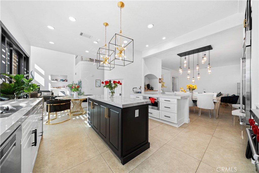 MLS #WS25270414 image #9