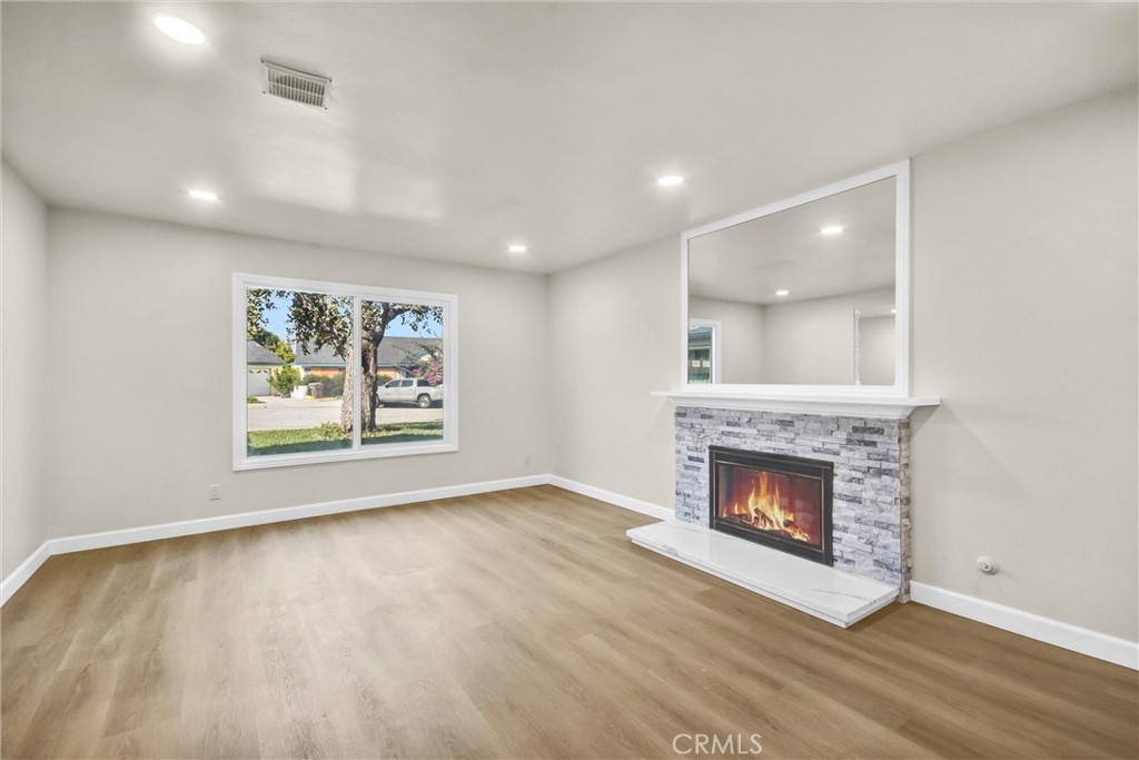 MLS #WS25270426 image #3