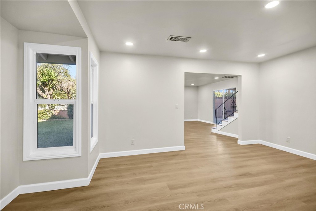 MLS #WS25270426 image #6