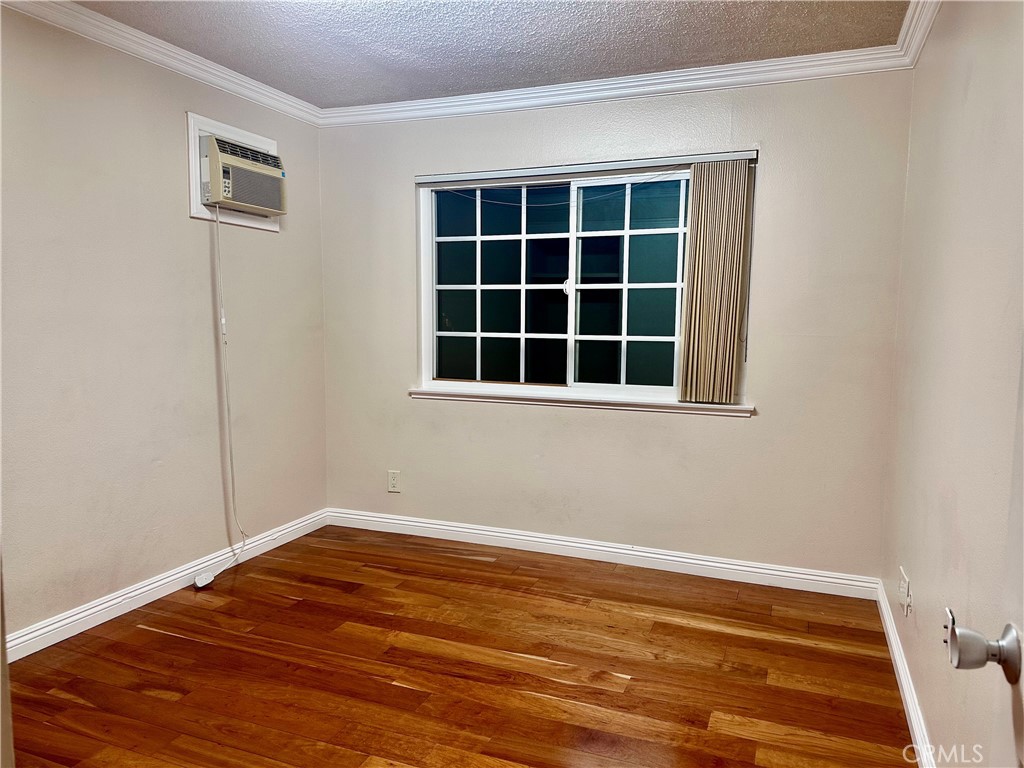 MLS #WS25270449 image #6