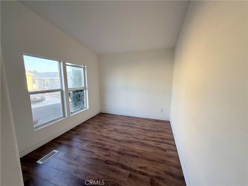 MLS #WS25270457 image #15