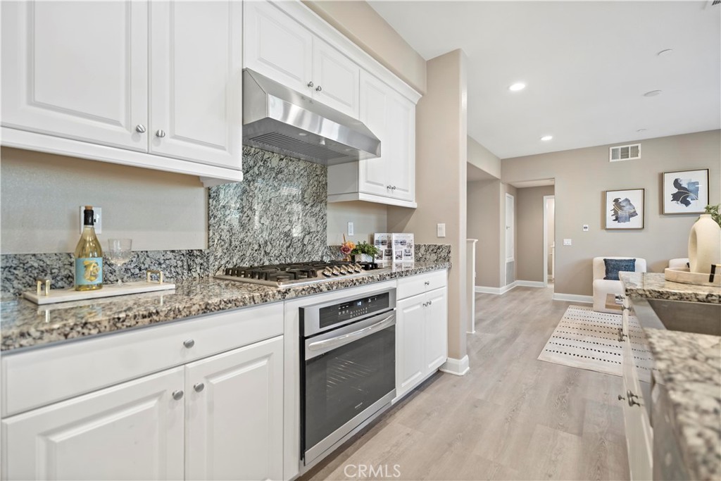 MLS #WS25270586 image #11