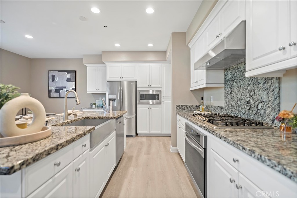 MLS #WS25270586 image #15