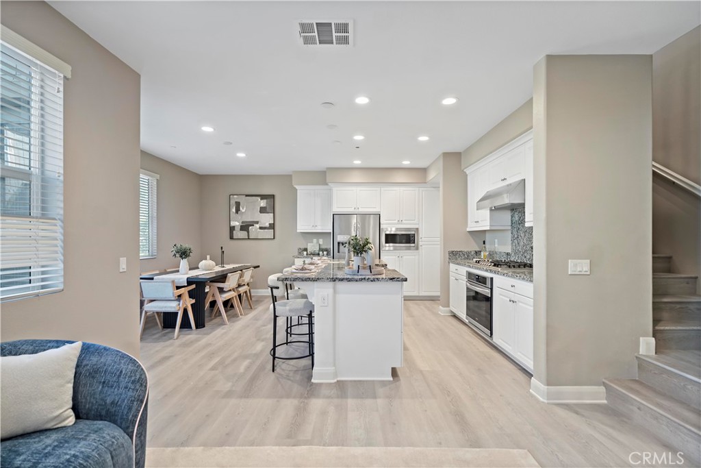 MLS #WS25270586 image #21