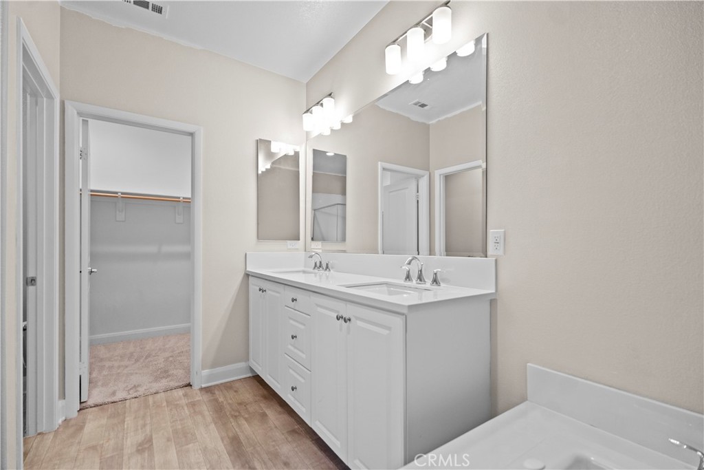 MLS #WS25270586 image #49