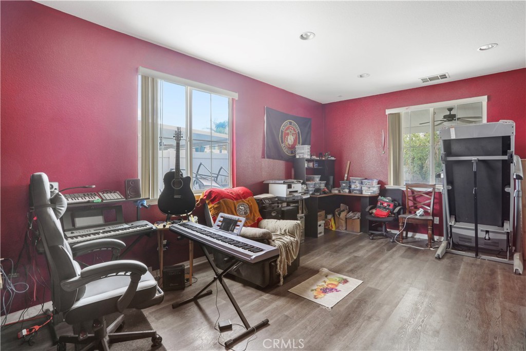 MLS #WS25270653 image #11