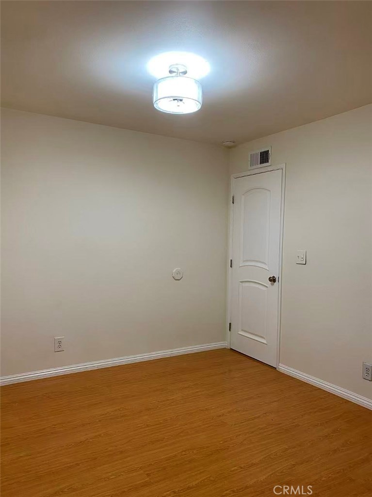 MLS #WS25270798 image #15