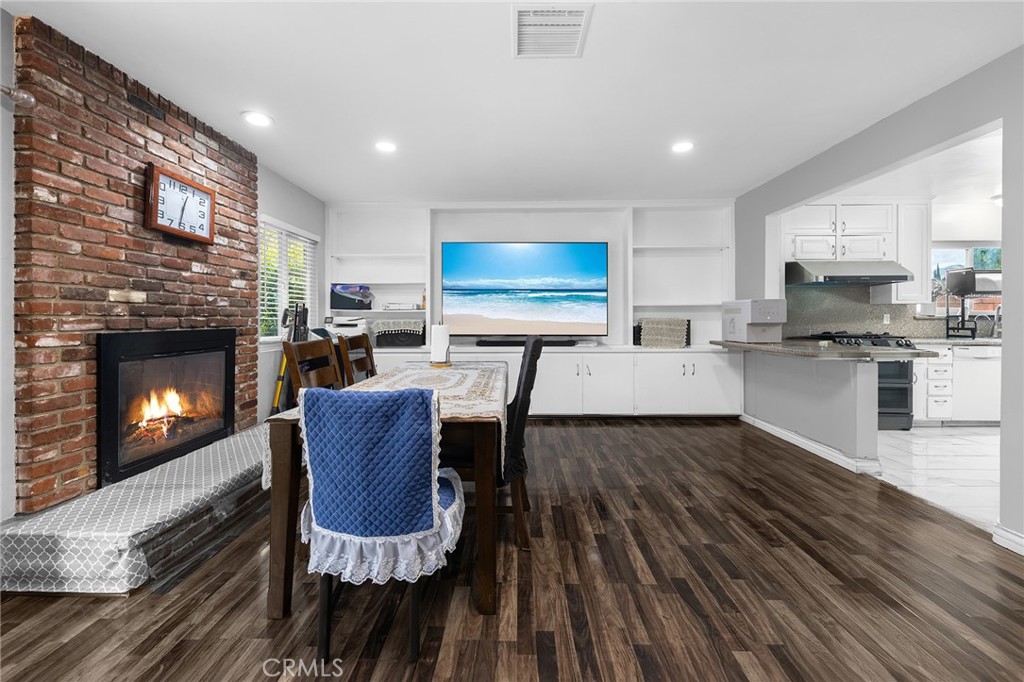 MLS #WS25270863 image #10