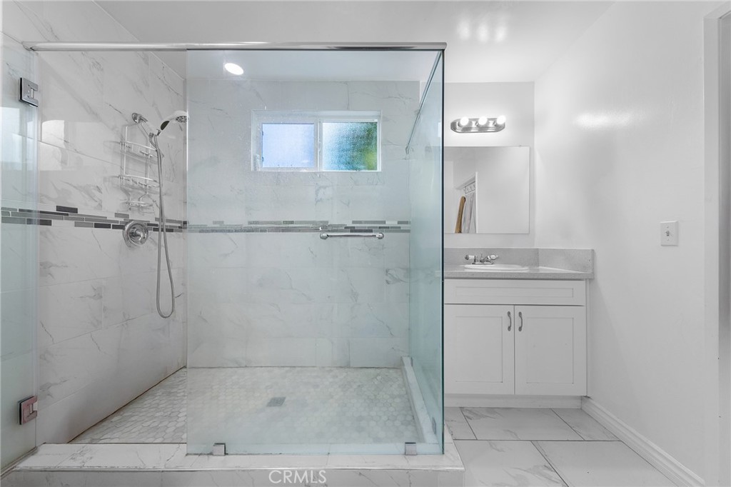 MLS #WS25270863 image #16