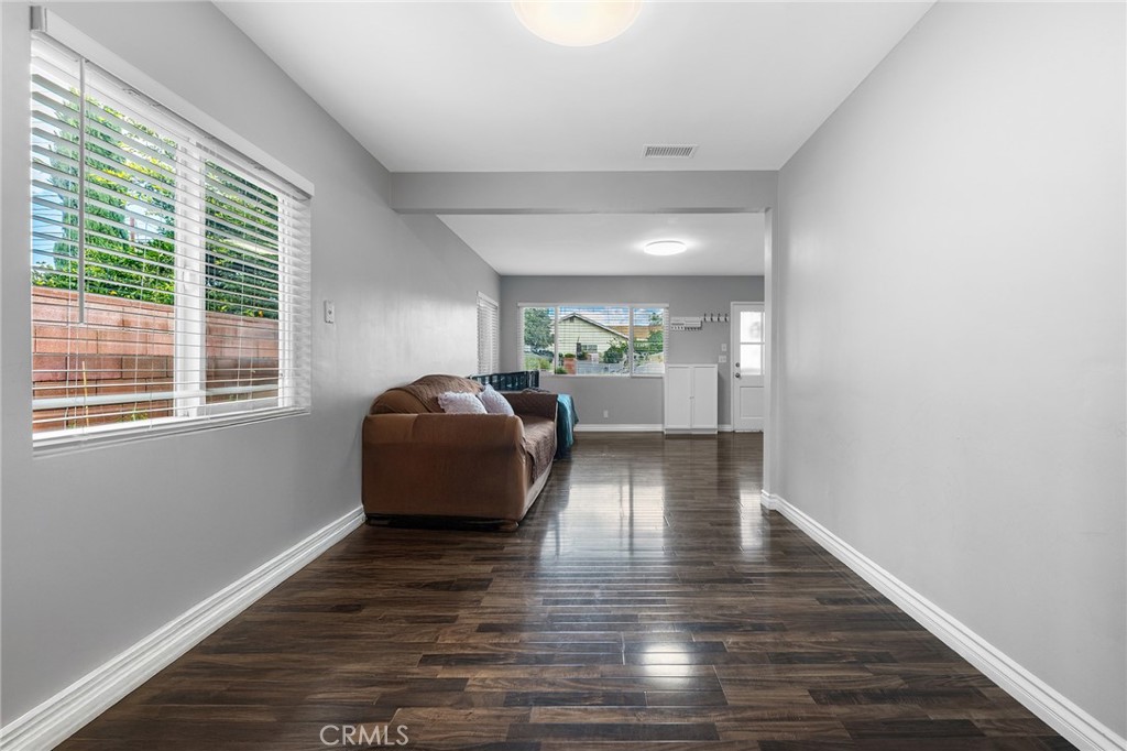 MLS #WS25270863 image #8