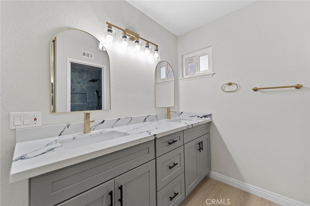 MLS #WS25270878 image #12