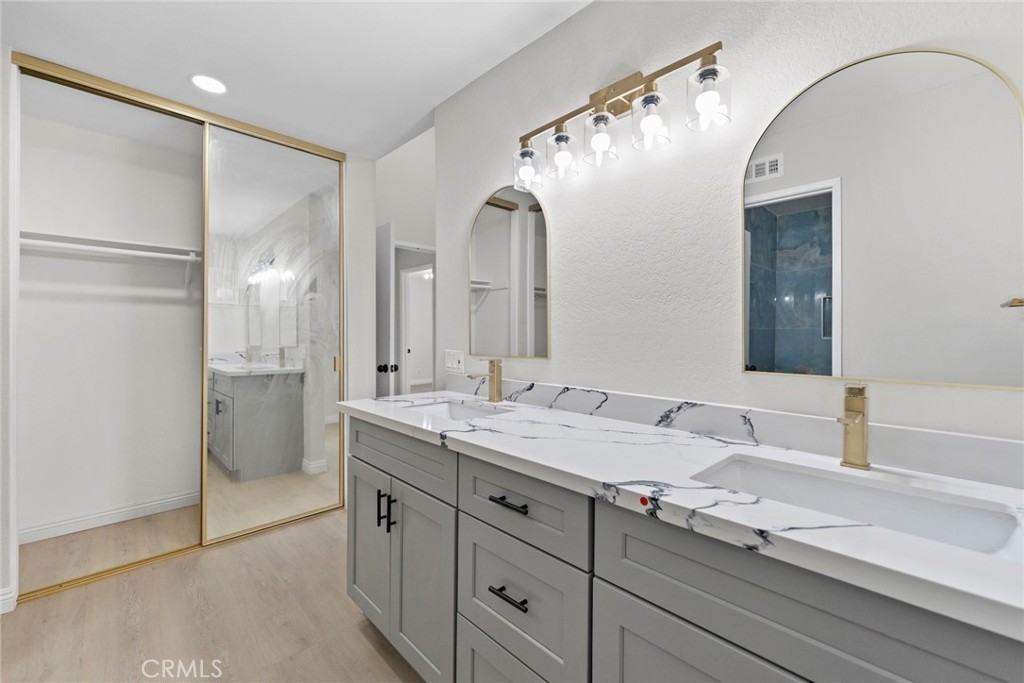 MLS #WS25270878 image #13