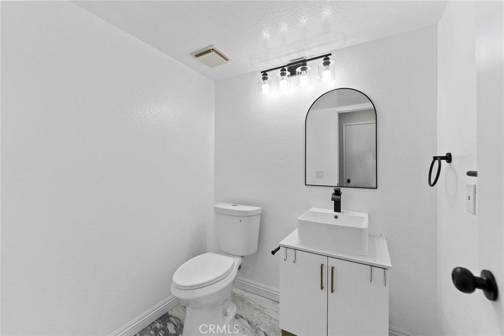 MLS #WS25270878 image #16