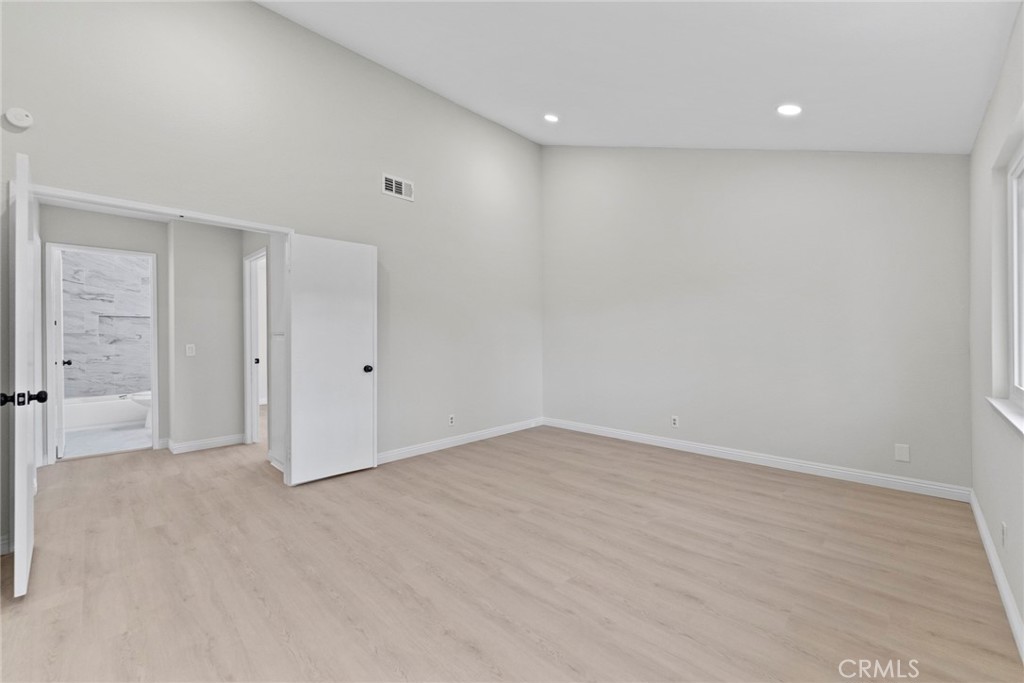 MLS #WS25270878 image #18