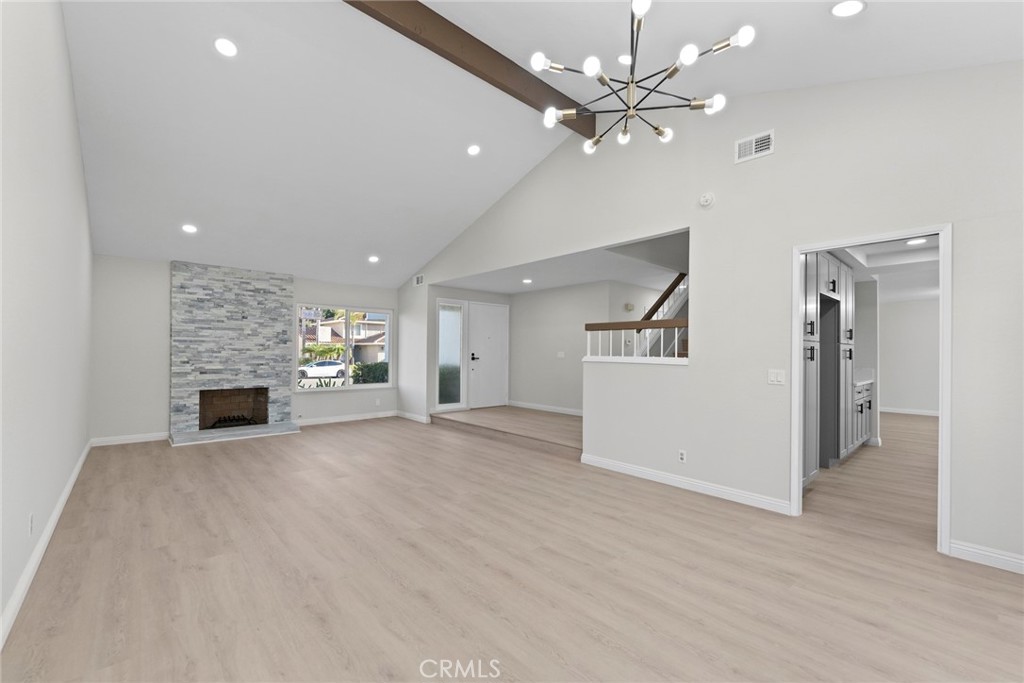 MLS #WS25270878 image #3