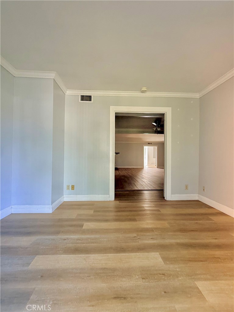 MLS #WS25271072 image #9